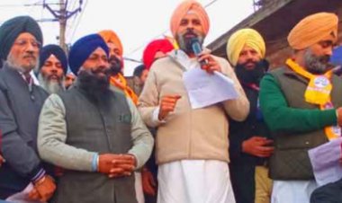 ਅੰਮ੍ਰਿਤਸਰ (ਪੂਰਬੀ) ਤੋਂ ਭਾਜਪਾ ਤੇ ਕਾਂਗਰਸੀ ਆਗੂਆਂ ਸਣੇ 5 ਦਰਜਨਾਂ ਵਰਕਰਜ਼ ਅਕਾਲੀ ਦਲ 'ਚ ਸ਼ਾਮਿਲ