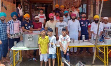 ਅੱਜ ਕਲਾਨੌਰ ਗੁਰੂ ਅਰਜਨ ਦੇਵ ਜੀ ਦੇ ਸ਼ਹੀਦੀ ਗੁਰਪੁਰਬ ਨੂੰ ਸਮਰਪਿਤ ਕਲਾਨੌਰ ਤੋਂ ਡੇਰਾ ਬਾਬਾ ਨਾਨਕ ਰੋਡ ਉੱਤੇ ਸਮੂਹ ਸੰਗਤਾਂ ਦੇ ਸਹਿਯੋਗ  ਨਾਲ ਠੰਡੇ ਅਤੇ ਮਿੱਠੇ ਜਲ ਦੀ ਛਬੀਲ ਲਗਾਈ ਲਗਾਈ