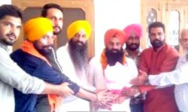 ਚੇਅਰਮੈਨ ਬਣਨ ਤੇ ਹਰਮੀਤ ਸਿੰਘ ਔਲਖ ਨੂੰ ਸੋਸਾਇਟੀ ਮੈਂਬਰਾਂ ਦਿੱਤੀ ਵਧਾਈ