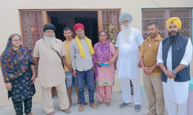 ਸਗਨ ਸਕੀਮ ਤਹਿਤ ਮਨਜੀਤ ਦਸੂਹਾ ਵੱਲੋ ਲੜਕੀ ਦੇ ਵਿਆਹ ਲਈ ਪਰਿਵਾਰ ਨੂੰ ਸਹਾਇਤਾ ਰਾਸ਼ੀ ਭੇਂਟ।