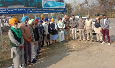ਹੁਸ਼ਿਆਰਪੁਰ ਟਾਂਡਾ ਰੋਡ ਤੇ ਲੁੱਕ ਬਜ਼ਰੀ ਪਾਉਣ ਤੋਂ ਬਗੈਰ ਹੀ ਚਿੱਟੀਆਂ ਪੱਟੀਆਂ ਲਗਾ ਕੇ ਅੱਖੀਂ ਘੱਟਾ ਪਾਇਆ ਗਿਆ।